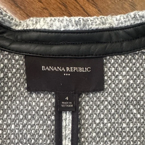 Banana Republic Factory wrap jacket with black trim - Picture 4 of 8